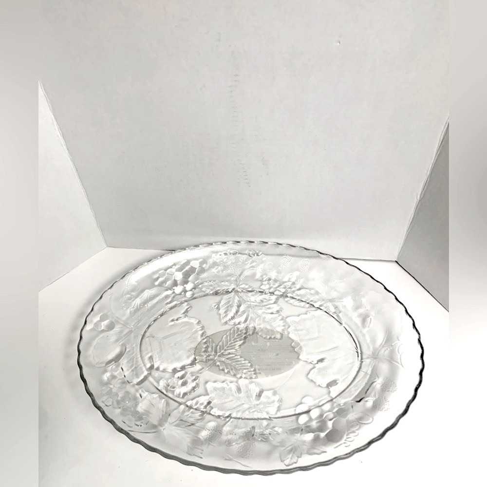 🌺ANCHOR HOCKING LG.CLEAR OVAL GLASS PLATTER TRAY PLATE FLOWERS/GRAPELEAVES NWOT - Picture 3 of 8